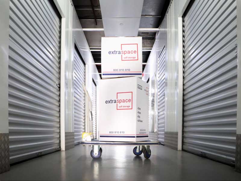 Store Items in a Storage Unit